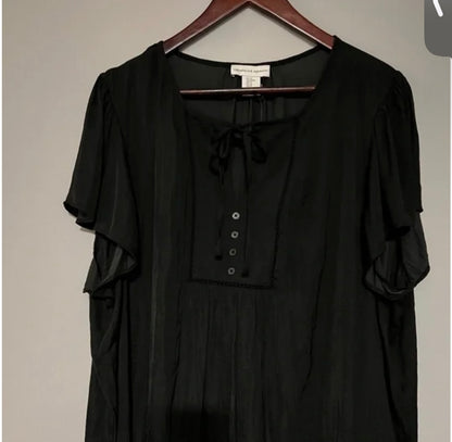 NWT 1X Black Blouse